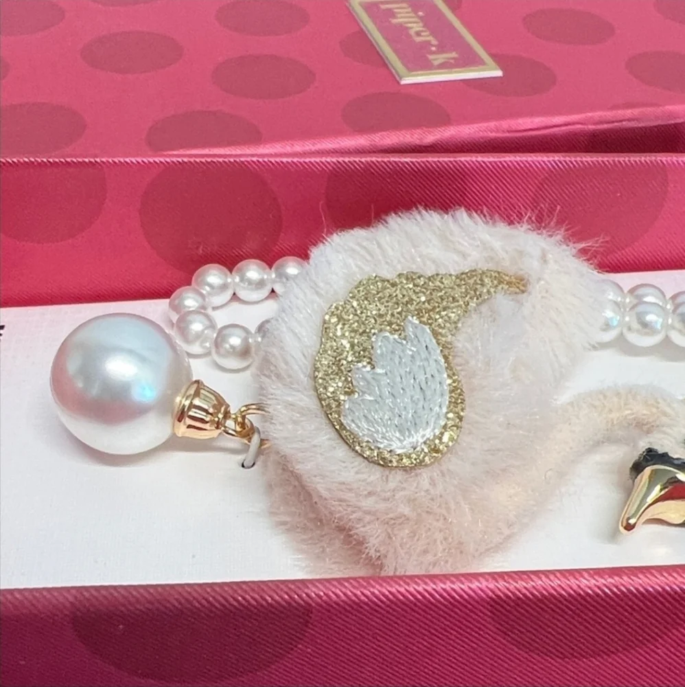 👉✨️Piper K Beautiful Gold and White Swan Key Chain & Bag Charm
